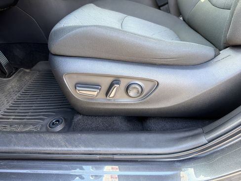 Certified 2022 Toyota RAV4 XLE w/ Convenience Package image 20