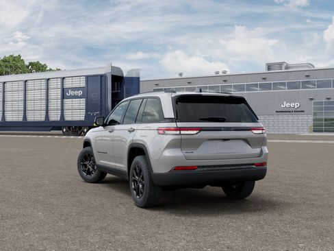 New 2025 Jeep Grand Cherokee Altitude image 29