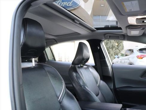 Used 2024 Toyota Prius XLE image 9