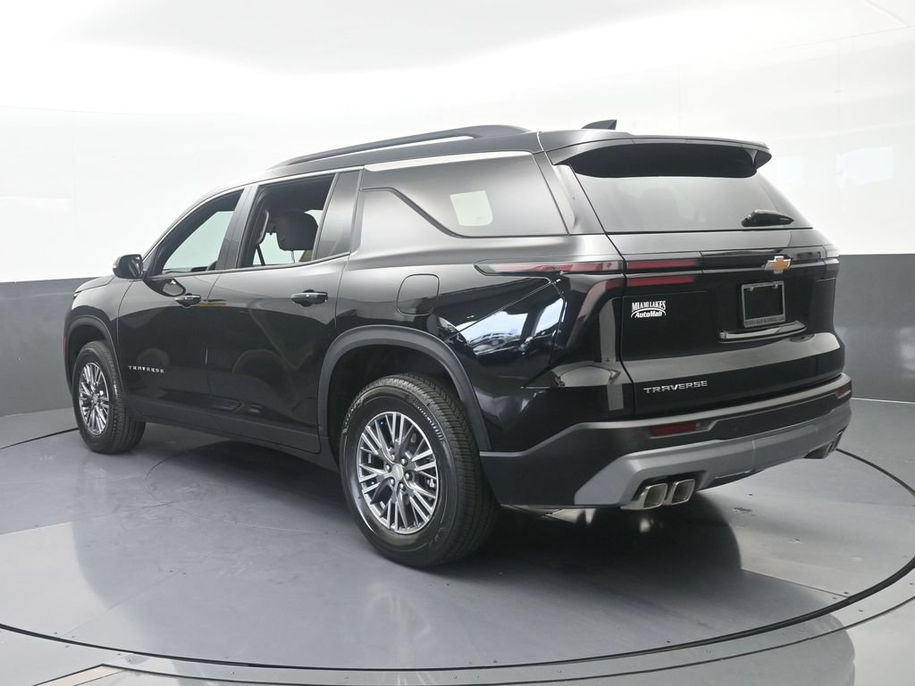 Used 2026 Chevrolet Traverse LT FWD image 4