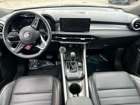 Used 2024 Alfa Romeo Tonale Sprint w/ Premium Interior Package AWD/4WD image 19
