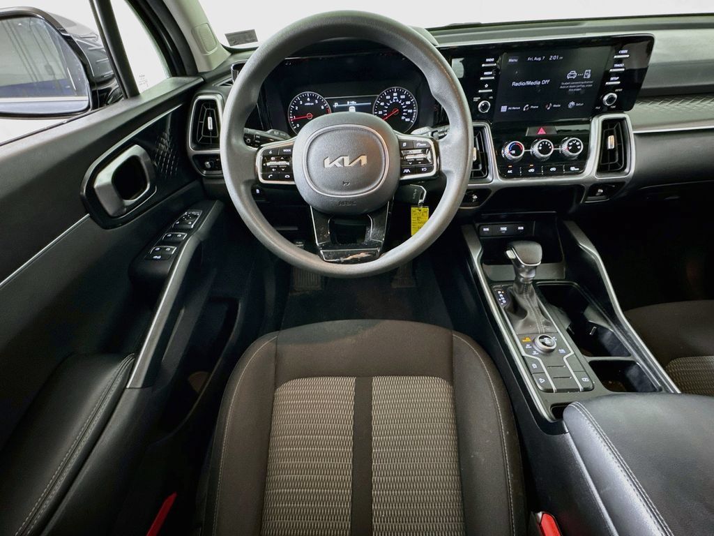 Used 2023 Kia Sorento LX AWD/4WD image 20