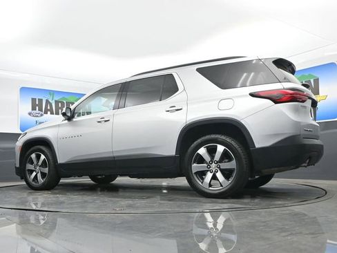 Used 2022 Chevrolet Traverse LT w/ LT Premium Package FWD image 23