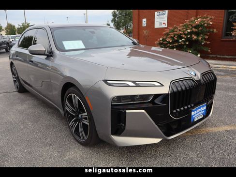 Used 2024 BMW 740i RWD image 1