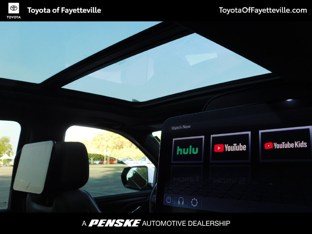 Used 2023 GMC Yukon XL Denali w/ Denali Reserve Package AWD/4WD image 6