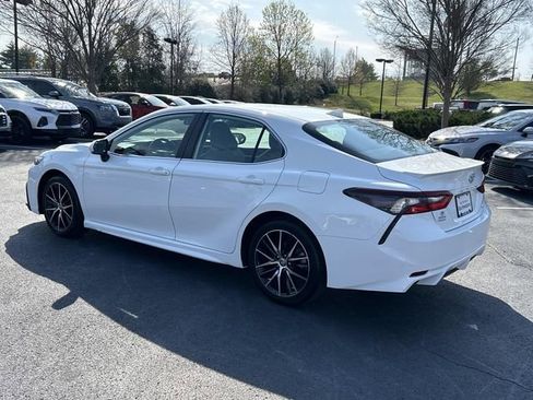 Used 2024 Toyota Camry SE image 6
