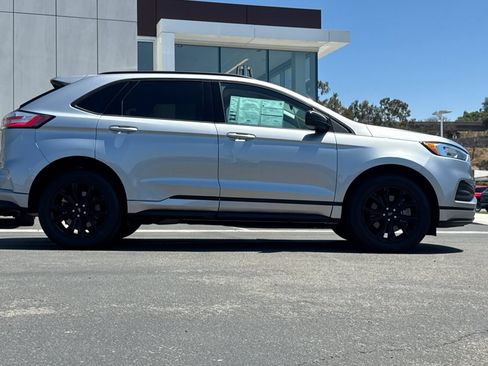 Certified 2023 Ford Edge SE w/ Black Appearance Package AWD/4WD image 2