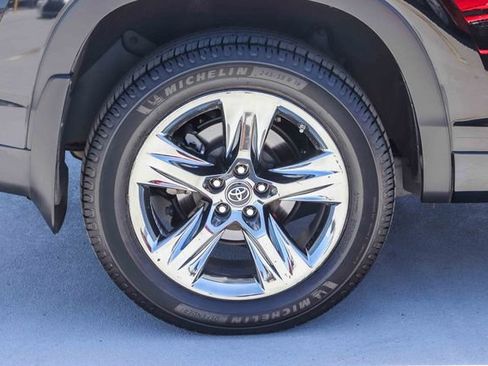 Used 2019 Toyota Highlander Limited Platinum w/ Carpet Mat Package (TMS) AWD/4WD image 9