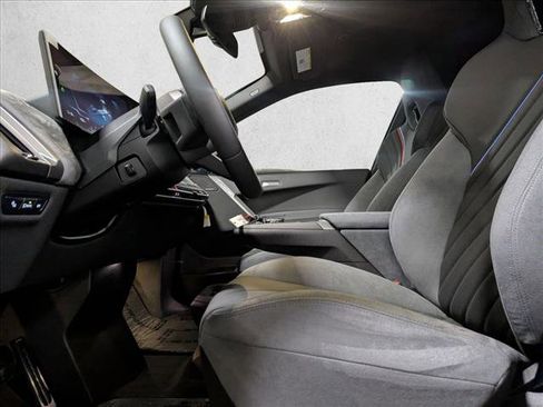 Used 2026 BMW iX xDrive45 image 4