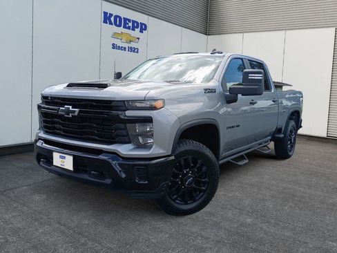 Used 2025 Chevrolet Silverado 2500 Custom w/ Custom Value Package AWD/4WD image 1