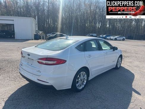 Used 2019 Ford Fusion SE image 5