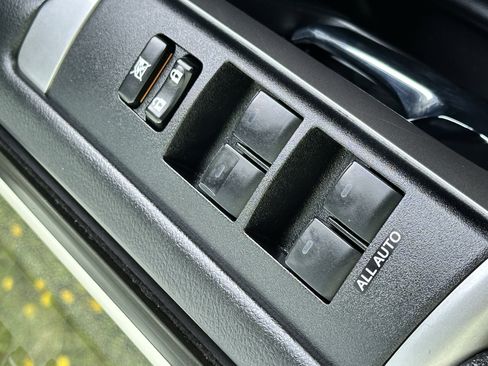 Used 2018 Toyota 4Runner SR5 image 40