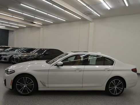 Used 2023 BMW 530i w/ Premium Package RWD image 4