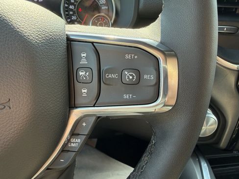 Used 2025 RAM 1500 Laramie AWD/4WD image 19