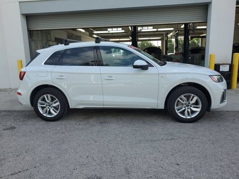 Certified 2023 Audi Q5 2.0T Premium w/ Convenience Package AWD/4WD image 4