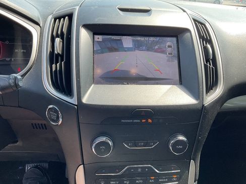 Used 2019 Ford Edge SEL w/ Equipment Group 201A AWD/4WD image 18