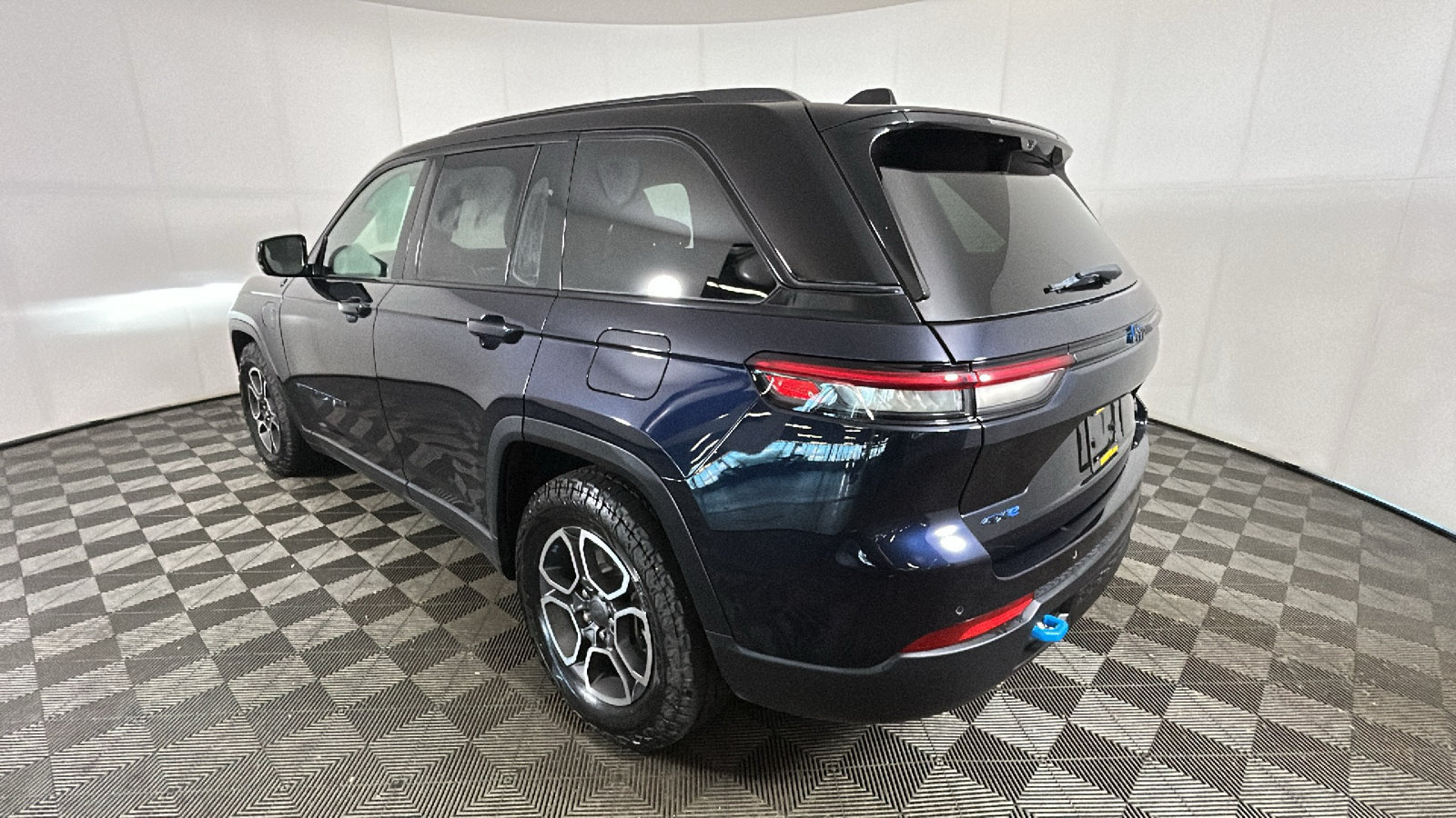 Used 2023 Jeep Grand Cherokee Trailhawk w/ Luxury Tech Group III AWD/4WD image 5
