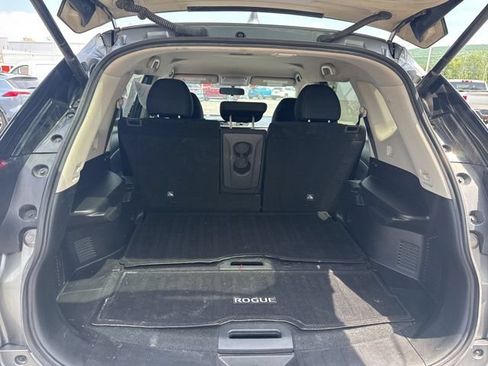 Used 2018 Nissan Rogue SV AWD/4WD image 13