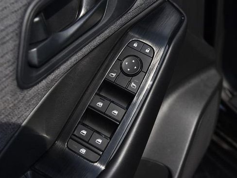 Used 2023 Nissan Rogue S AWD/4WD image 8