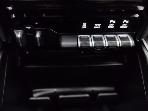 Used 2023 RAM 1500 Big Horn image 10