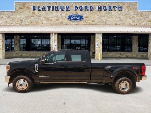 Used 2022 Ford F350 Lariat w/ Lariat Ultimate Package AWD/4WD image 3