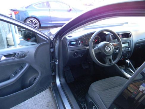 Used 2011 Volkswagen Jetta S image 14