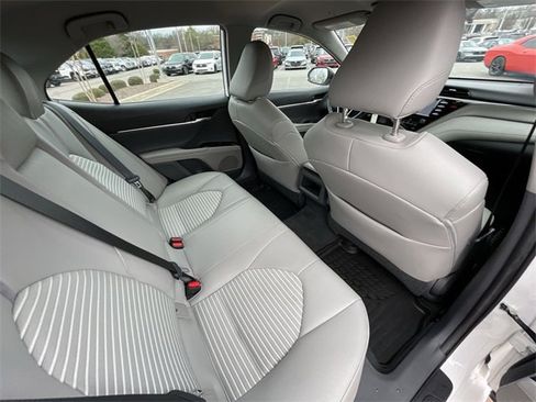 Used 2019 Toyota Camry L image 34