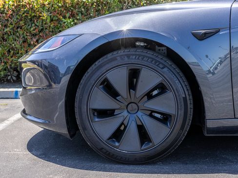 Used 2025 Tesla Model 3 Long Range RWD image 4