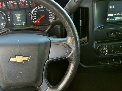 Used 2018 Chevrolet Silverado 1500 Custom w/ Custom Convenience Package RWD image 13
