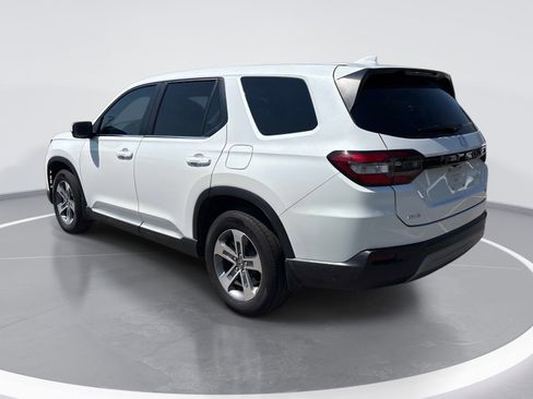Used 2025 Honda Pilot EX-L image 6
