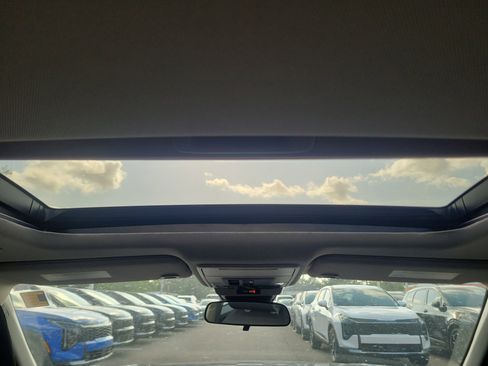 Used 2025 Honda Accord SE image 18