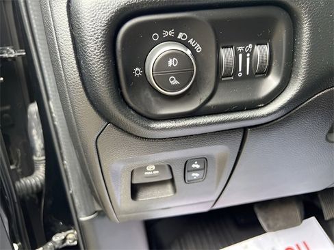 Used 2020 RAM 1500 Laramie image 10