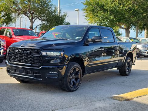 Used 2025 RAM 1500 Big Horn AWD/4WD image 2