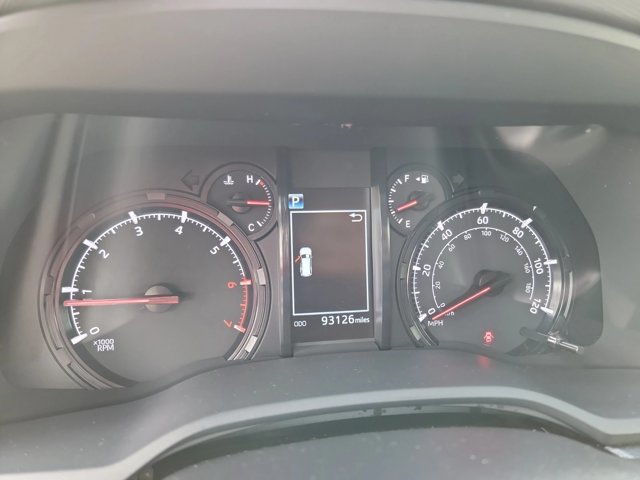 Used 2022 Toyota 4Runner SR5 AWD/4WD image 11
