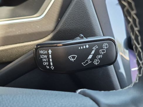 Used 2022 Volkswagen Tiguan SE FWD image 26
