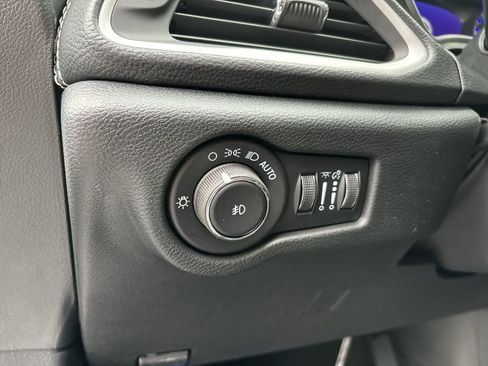 New 2026 Chrysler Pacifica Select image 12