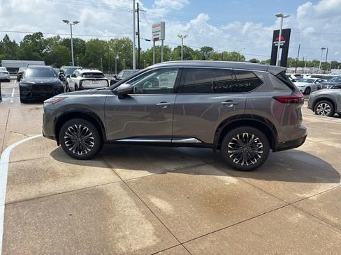 New 2026 Nissan Rogue Platinum AWD/4WD image 4