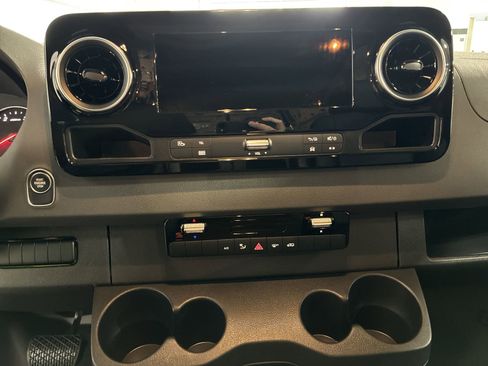 New 2025 Mercedes-Benz Sprinter 2500 image 9