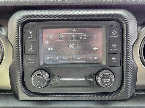 Used 2019 Jeep Wrangler Sport image 19