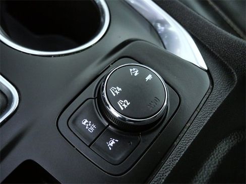 Used 2021 Chevrolet Traverse Premier w/ Redline Edition image 26