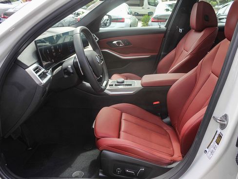 Certified 2025 BMW 330i Sedan image 17