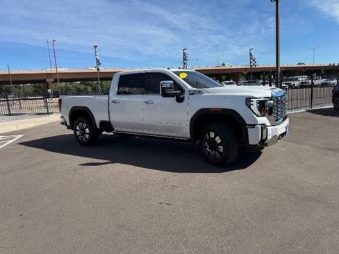 Used 2025 GMC Sierra 2500 Denali w/ Denali Reserve Package AWD/4WD image 26
