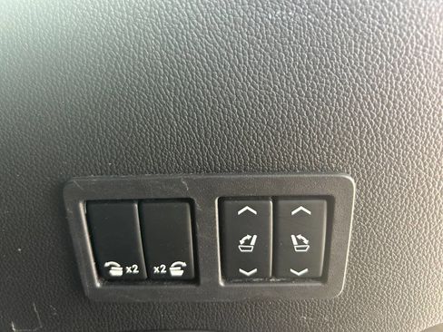 Used 2018 GMC Yukon Denali w/ Denali Ultimate Package image 19