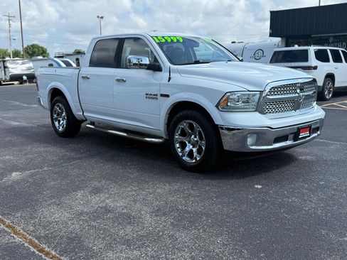 Used 2015 RAM 1500 Laramie w/ Convenience Group AWD/4WD image 3