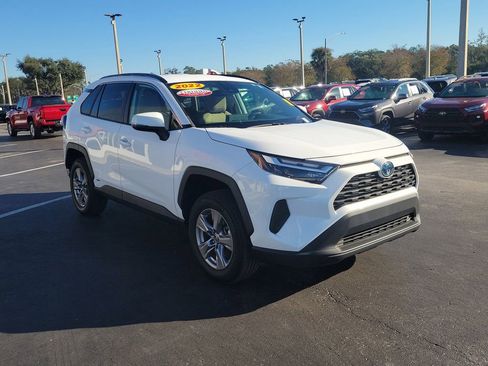 Used 2022 Toyota RAV4 XLE image 2