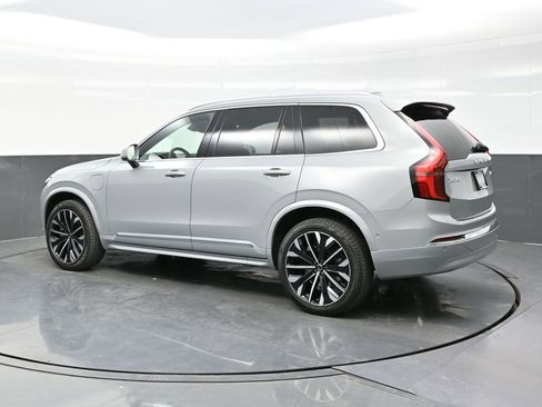 New 2026 Volvo XC90 T8 Plus w/ Protection Package Premier AWD/4WD image 4