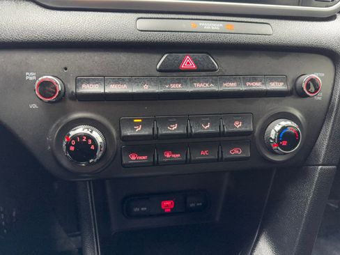 Used 2020 Kia Sportage LX image 30