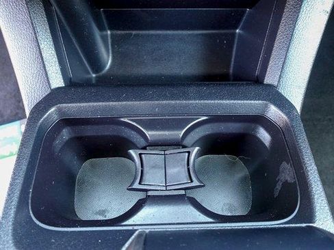 Used 2018 Toyota Tacoma SR5 RWD image 23