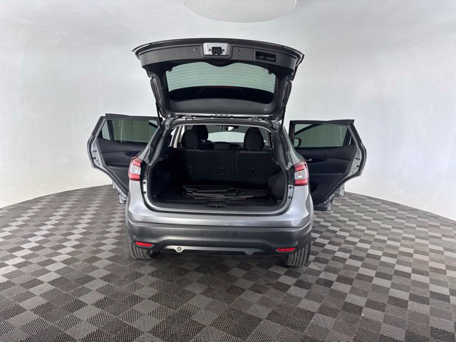 Used 2020 Nissan Rogue Sport SV AWD/4WD image 18