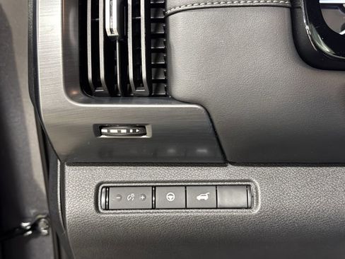 New 2025 Nissan Pathfinder SL image 18